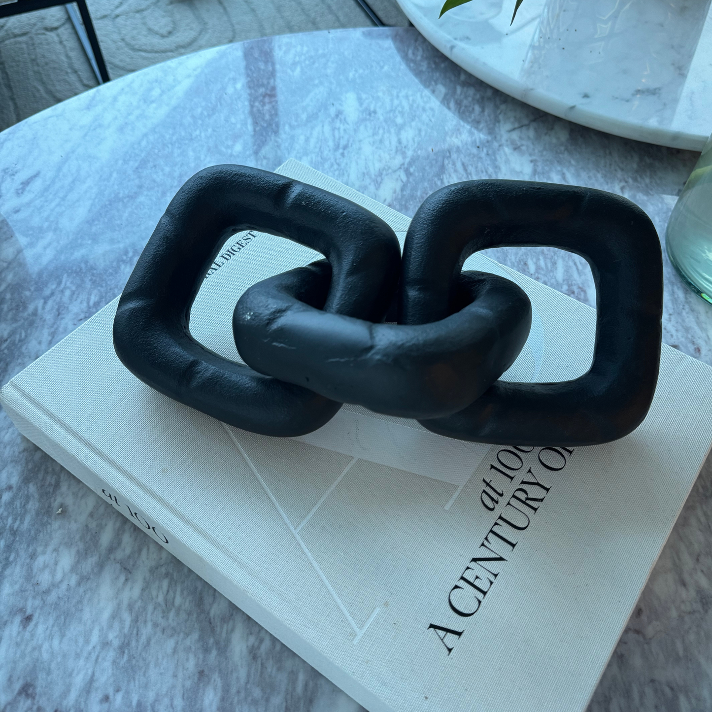 Chaîne en métal noir