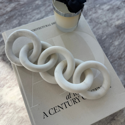 Chaîne en marbre blanc